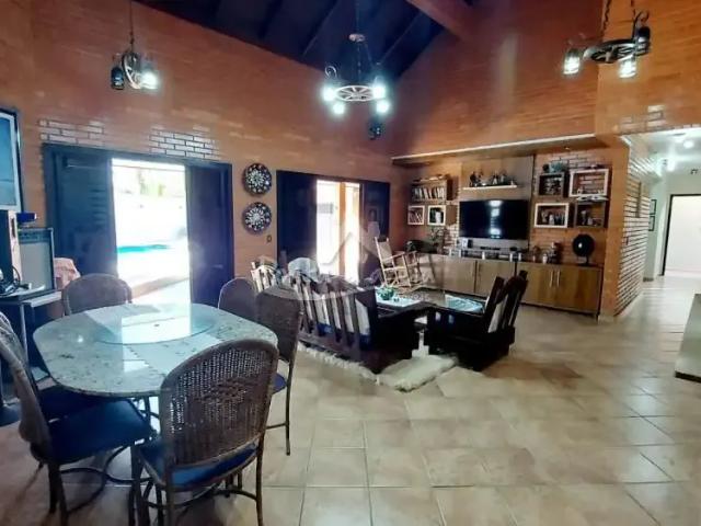 Casa / Sobrado para Locação em Pontal do Paraná/PR Atami 3 Quartos