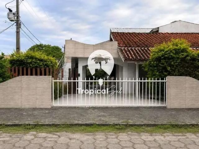 Casa / Sobrado para Locação em Pontal do Paraná/PR Ipanema 3 Quartos