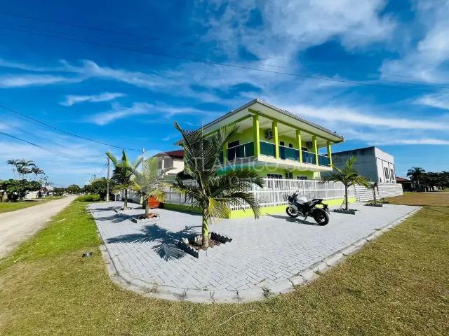 Casa / Sobrado para Locação em Pontal do Paraná/PR Shangri lá 4 Quartos