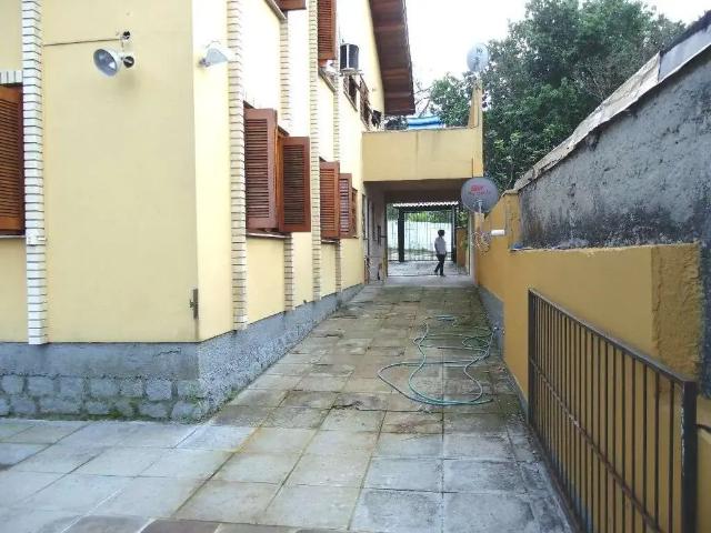 Casa / Sobrado para Locação em Porto Alegre/RS Cavalhada 3 Quartos