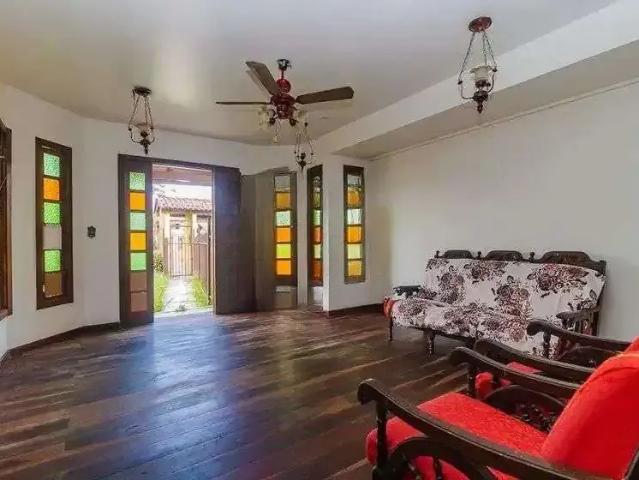 Casa / Sobrado para Locação em Porto Alegre/RS Cavalhada 4 Quartos