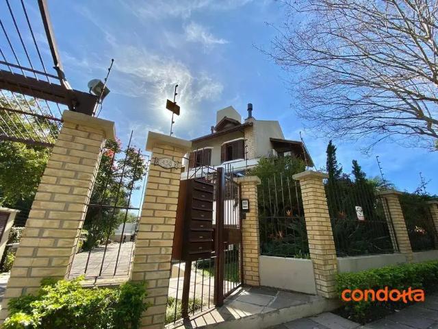 Casa / Sobrado para Locação em Porto Alegre/RS Camaquã 3 Quartos