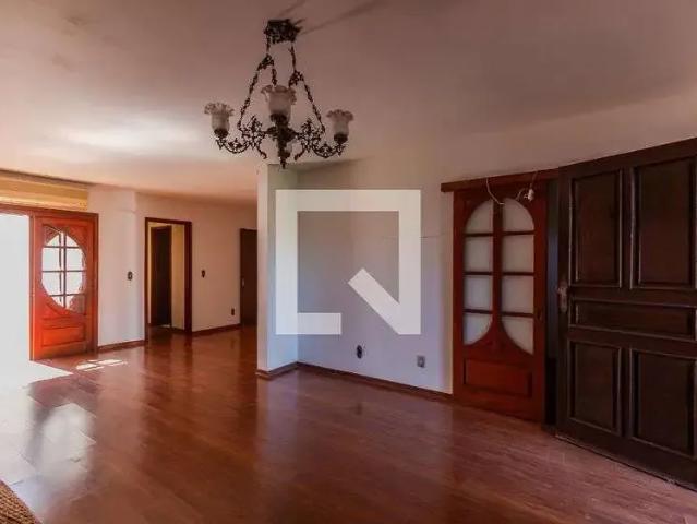 Casa / Sobrado para Locação em Porto Alegre/RS Camaquã 3 Quartos