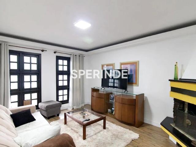 Casa / Sobrado para Locação em Porto Alegre/RS Camaquã 4 Quartos