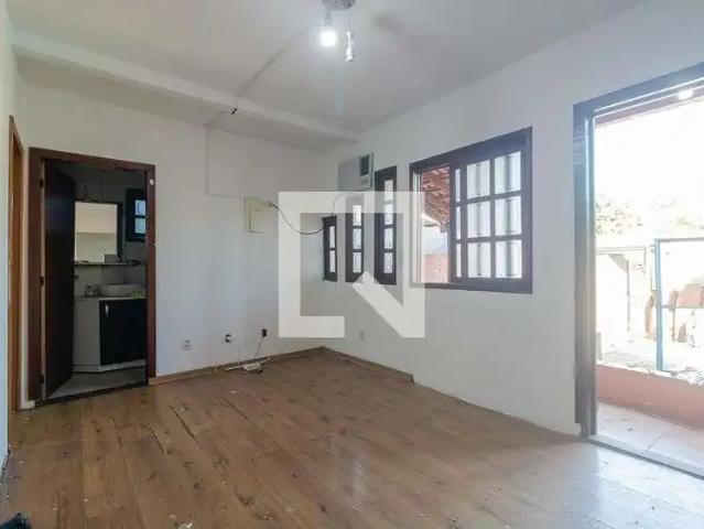 Casa / Sobrado para Locação em Porto Alegre/RS Campo Novo 2 Quartos