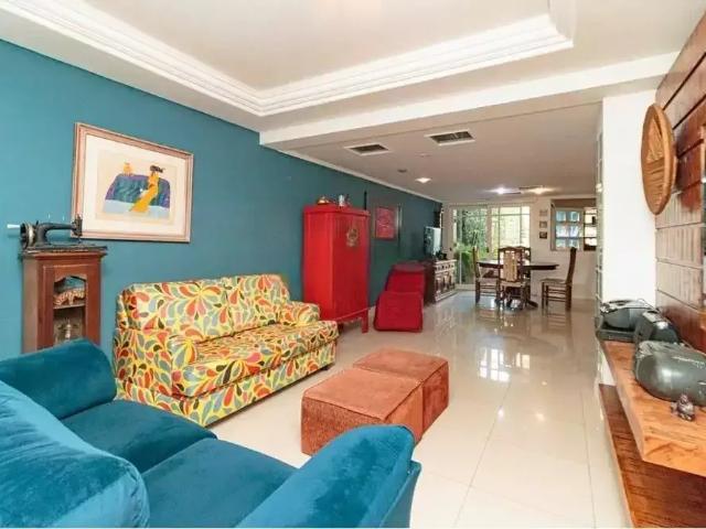Casa / Sobrado para Locação em Porto Alegre/RS Chácara das Pedras 4 Quartos