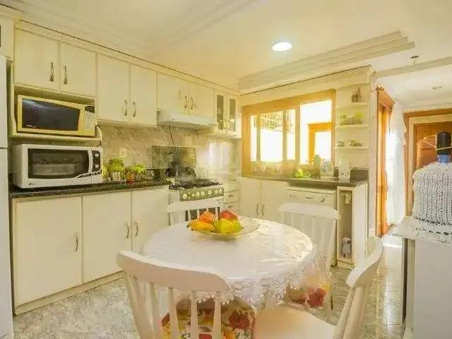 Casa / Sobrado para Locação em Porto Alegre/RS Chácara das Pedras 5 Quartos
