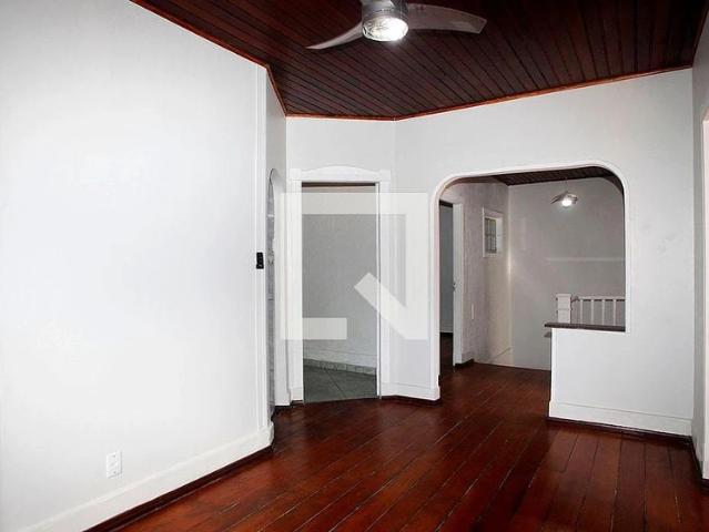 Casa / Sobrado para Locação em Porto Alegre/RS Cidade Baixa 3 Quartos