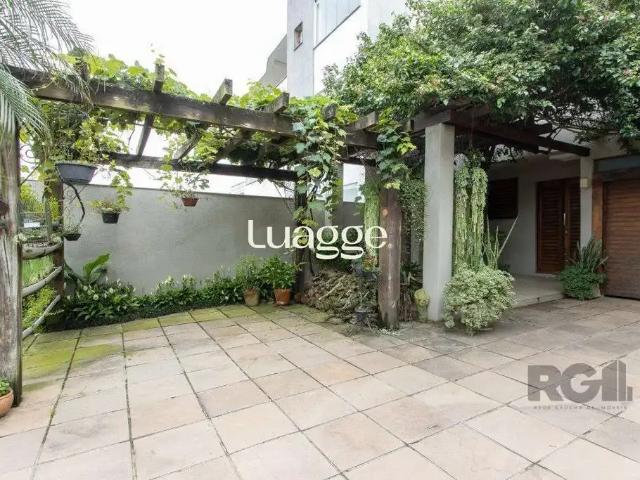 Casa / Sobrado para Locação em Porto Alegre/RS Cristal 4 Quartos