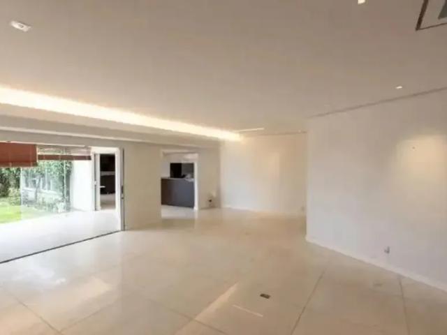Casa / Sobrado para Locação em Porto Alegre/RS Cristal 4 Quartos