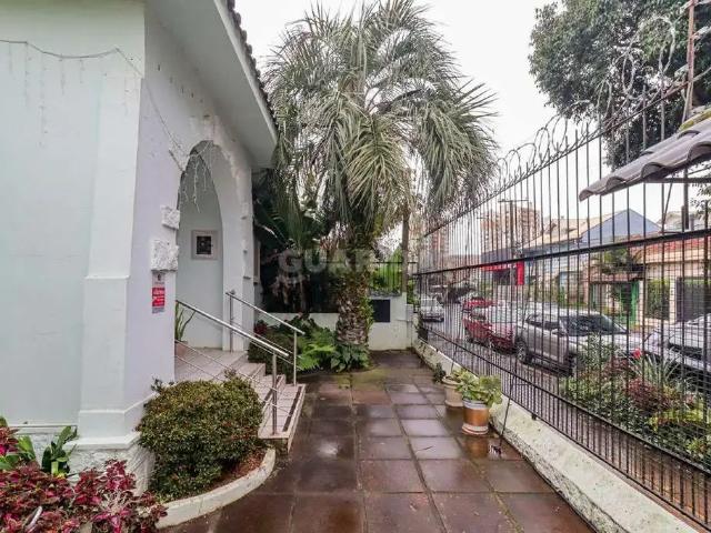 Casa / Sobrado para Locação em Porto Alegre/RS Cristal 3 Quartos