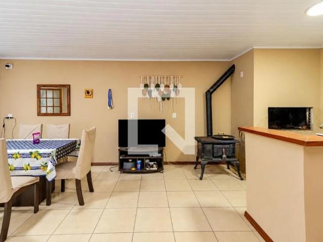 Casa / Sobrado para Locação em Porto Alegre/RS Cristal 3 Quartos