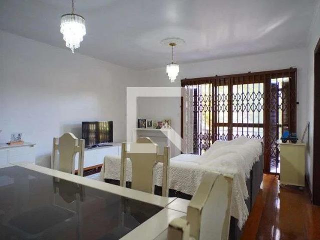 Casa / Sobrado para Locação em Porto Alegre/RS Cristo Redentor 3 Quartos