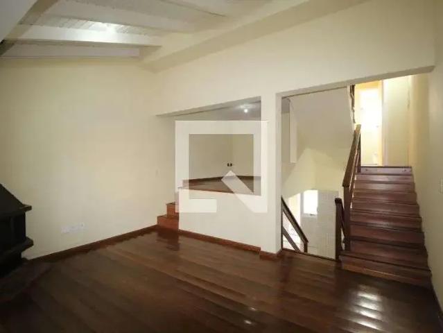 Casa / Sobrado para Locação em Porto Alegre/RS Cristo Redentor 3 Quartos