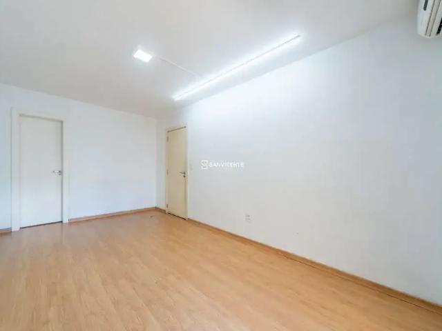 Casa / Sobrado para Locação em Porto Alegre/RS Auxiliadora 4 Quartos