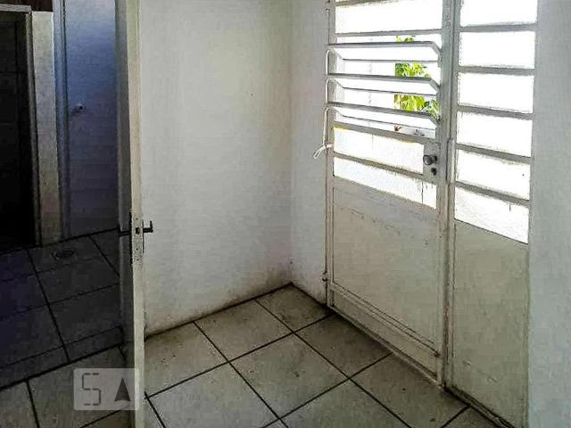 Casa / Sobrado para Locação em Porto Alegre/RS Azenha 2 Quartos