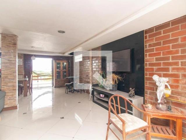 Casa / Sobrado para Locação em Porto Alegre/RS Bom Jesus 4 Quartos