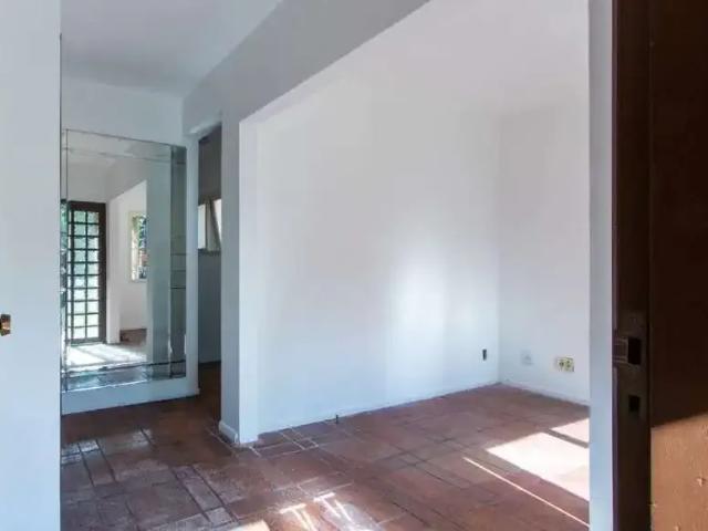 Casa / Sobrado para Locação em Porto Alegre/RS Bela Vista 4 Quartos