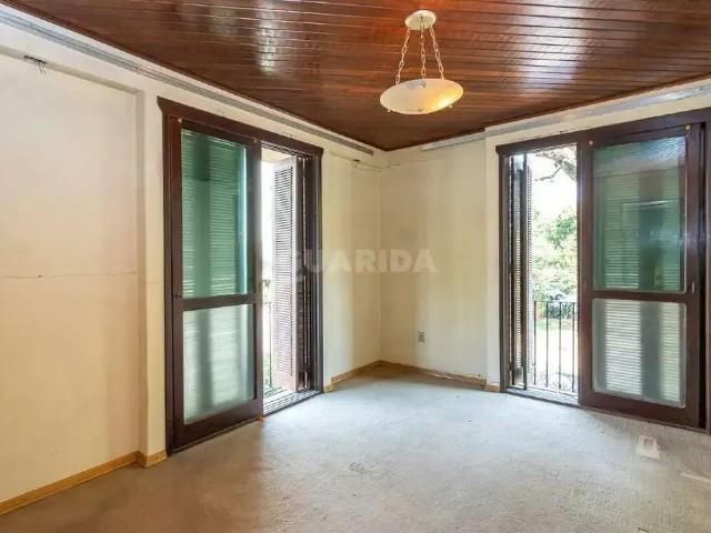 Casa / Sobrado para Locação em Porto Alegre/RS Bela Vista 4 Quartos
