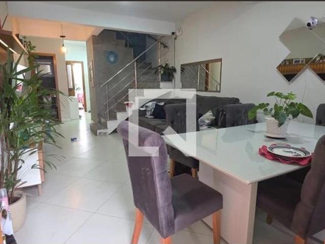 Casa / Sobrado para Locação em Porto Alegre/RS Guarujá 2 Quartos