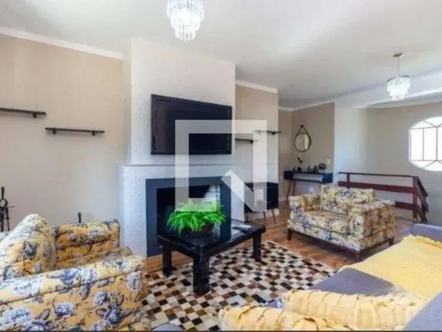 Casa / Sobrado para Locação em Porto Alegre/RS Guarujá 3 Quartos