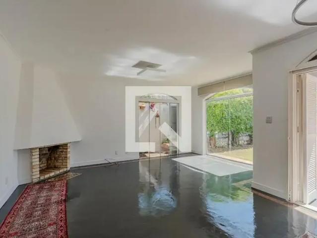 Casa / Sobrado para Locação em Porto Alegre/RS Guarujá 3 Quartos