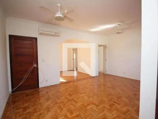 Casa / Sobrado para Locação em Porto Alegre/RS Guarujá 3 Quartos