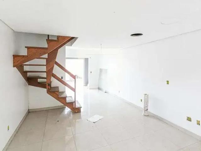 Casa / Sobrado para Locação em Porto Alegre/RS Guarujá 3 Quartos