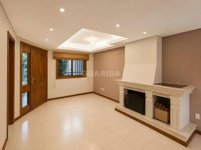 Casa / Sobrado para Locação em Porto Alegre/RS Espírito Santo 3 Quartos