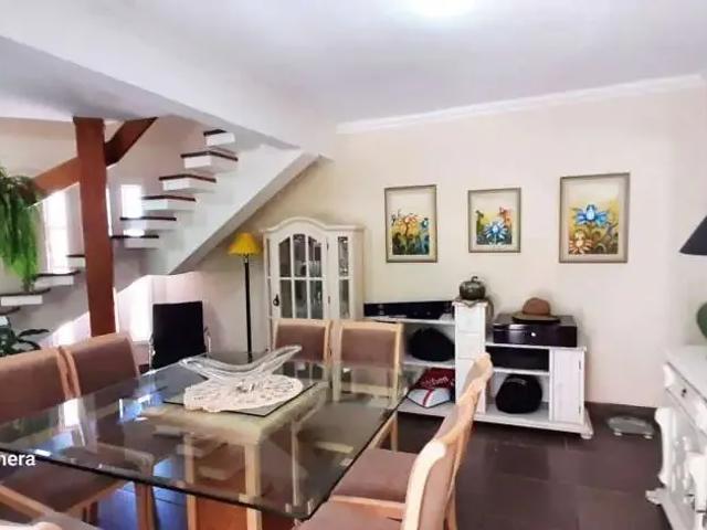 Casa / Sobrado para Locação em Porto Alegre/RS Espírito Santo 4 Quartos