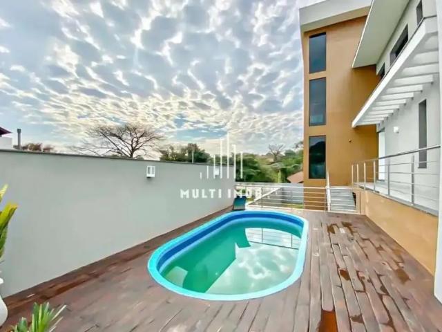 Casa / Sobrado para Locação em Porto Alegre/RS Espírito Santo 4 Quartos