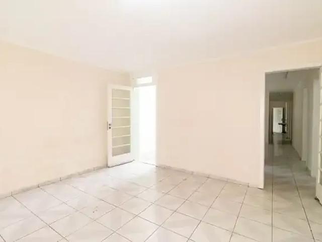 Casa / Sobrado para Locação em Porto Alegre/RS Farroupilha 3 Quartos