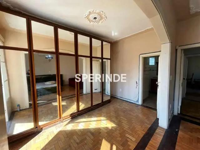 Casa / Sobrado para Locação em Porto Alegre/RS Floresta 4 Quartos