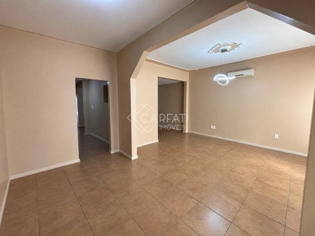 Casa / Sobrado para Locação em Porto Alegre/RS Floresta 4 Quartos