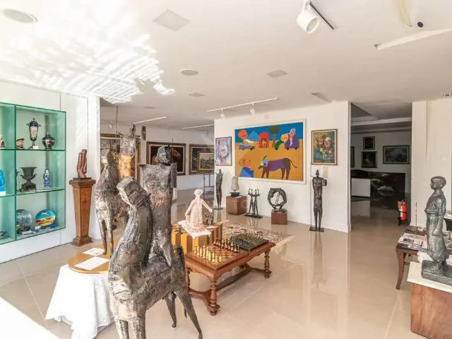 Casa / Sobrado para Locação em Porto Alegre/RS Higienópolis 14 Quartos