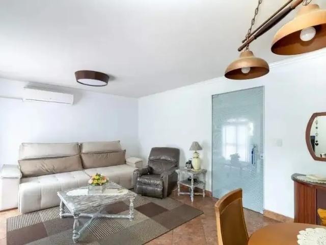 Casa / Sobrado para Locação em Porto Alegre/RS Higienópolis 3 Quartos