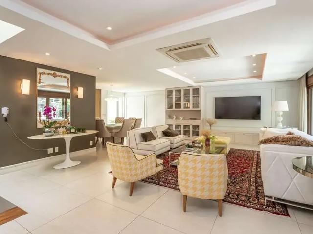 Casa / Sobrado para Locação em Porto Alegre/RS Higienópolis 4 Quartos