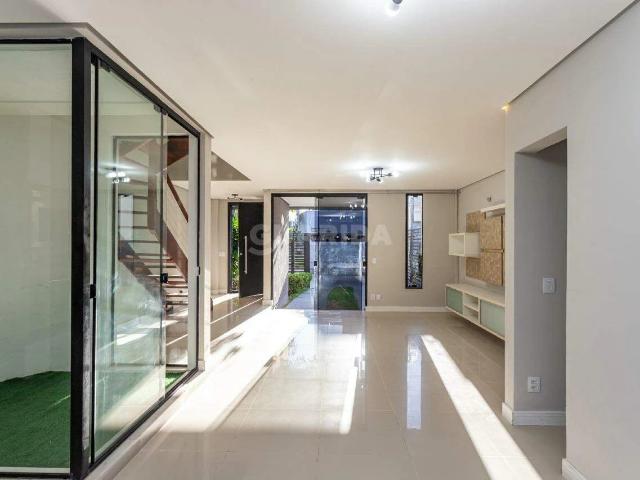Casa / Sobrado para Locação em Porto Alegre/RS Hípica 3 Quartos