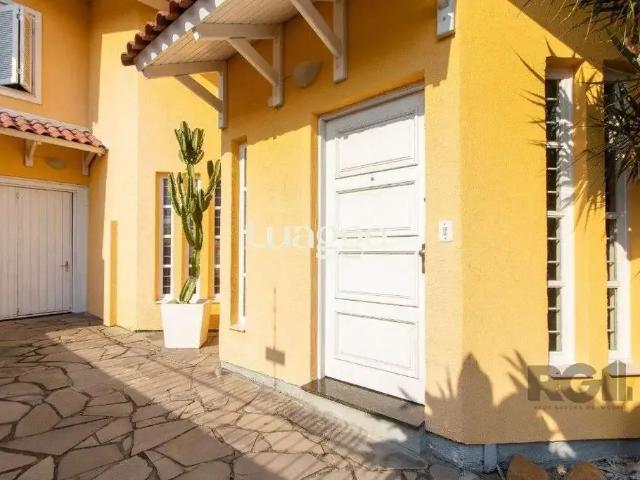 Casa / Sobrado para Locação em Porto Alegre/RS Ipanema 4 Quartos