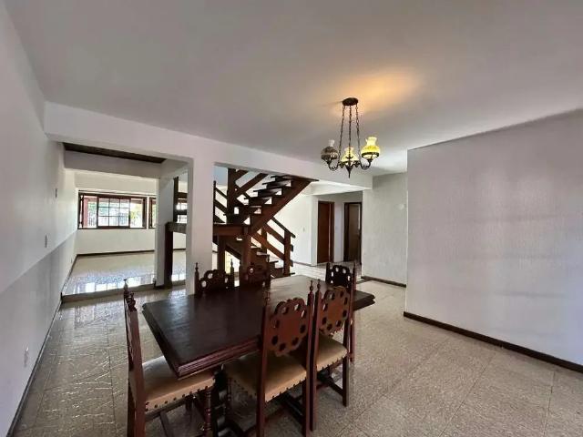 Casa / Sobrado para Locação em Porto Alegre/RS Ipanema 4 Quartos