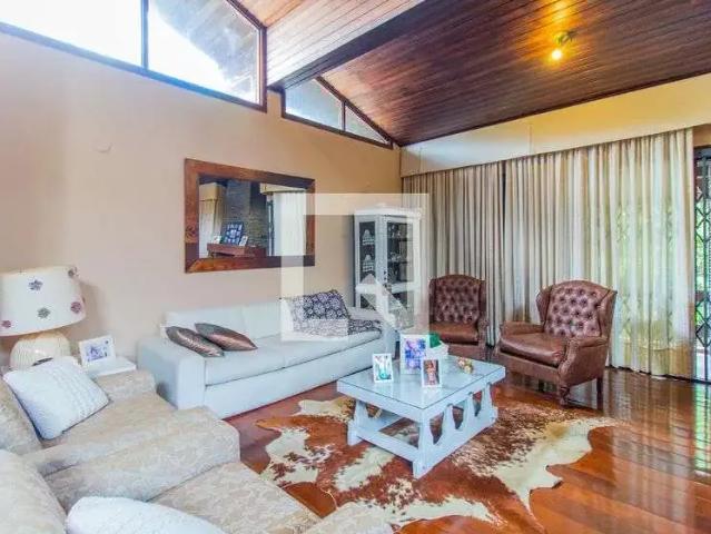 Casa / Sobrado para Locação em Porto Alegre/RS Ipanema 6 Quartos
