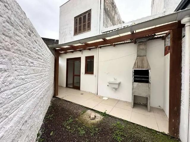 Casa / Sobrado para Locação em Porto Alegre/RS Ipanema 2 Quartos