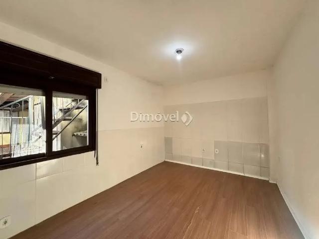 Casa / Sobrado para Locação em Porto Alegre/RS Ipanema 2 Quartos