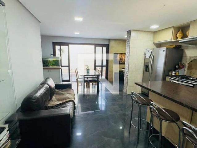 Casa / Sobrado para Locação em Porto Alegre/RS Ipanema 2 Quartos