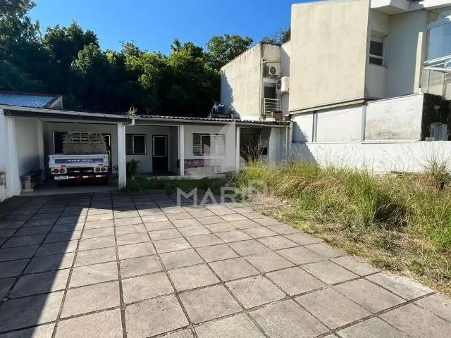 Casa / Sobrado para Locação em Porto Alegre/RS Ipanema 2 Quartos