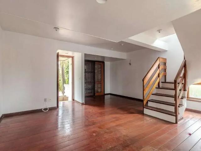 Casa / Sobrado para Locação em Porto Alegre/RS Ipanema 3 Quartos