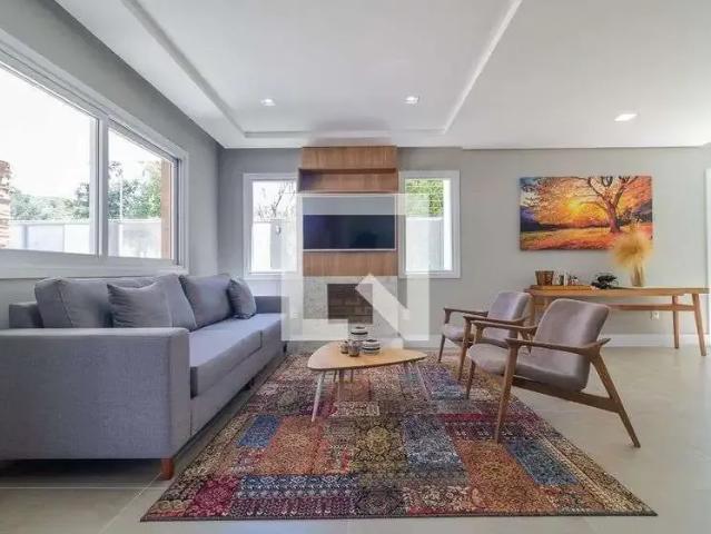 Casa / Sobrado para Locação em Porto Alegre/RS Ipanema 3 Quartos