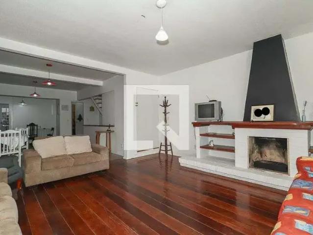 Casa / Sobrado para Locação em Porto Alegre/RS Jardim Carvalho 4 Quartos