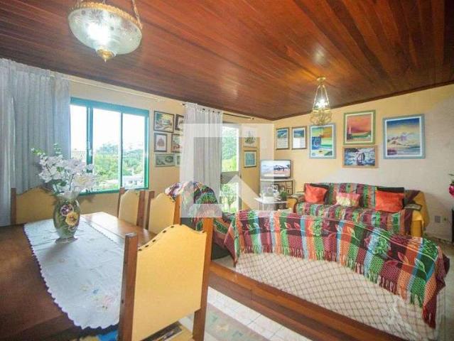 Casa / Sobrado para Locação em Porto Alegre/RS Jardim Carvalho 6 Quartos