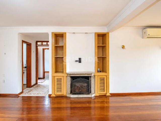Casa / Sobrado para Locação em Porto Alegre/RS Jardim do Salso 4 Quartos